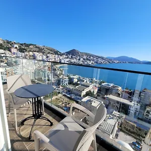 Toer & Saranda